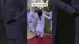 Aliou Cissé la danse traditionnelle après un succès des Lions du Sénégal Rétro [upl. by Burnaby]