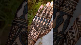 Beautiful karwa chauth mehndi design for back sideeasy mehndi design for karwa chauth shorts [upl. by Malinde]