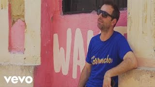 Kevin Johansen  Oh What a Waist Pero Qué CinturaVideo Oficial [upl. by Ahsenor]