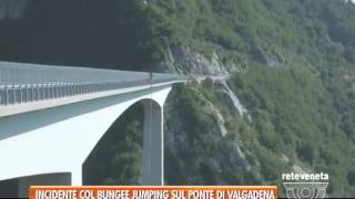 18082014INCIDENTE COL BUNGEE JUMPING SUL PONTE DI VALGADENA [upl. by Yerhpmuh]