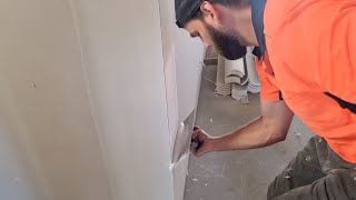 How to Trowel a Coat On Drywall Corner Bead [upl. by Sherrard]