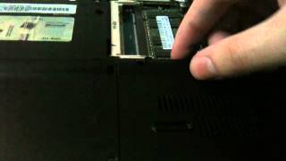 Changer des barrettes de RAM  Astuce ordinateur portable [upl. by Nolava]