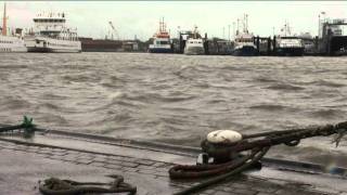 Sturm und Orkanwarnung  Hafenbereich teilweise überflutet  Wind peitscht über Strand [upl. by Suiremed]