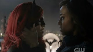 Batwoman Season 1 Episode 13 the kiss [upl. by Rheims]