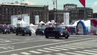 Convoy del Presidente Peña Nieto arribando a Palacio Nacional y Zócalo 22062018 [upl. by Amalee]