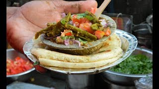 दिल्ली के प्रसिद्ध छोले कुलचे  Chole Kulche  Famous Street Food  Delhi Famous Chole Kulche [upl. by Reba]