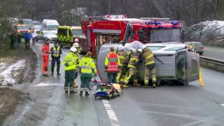 Vägens hjältar säsong 2 Gojan åker till kraschad bil på huddingevägen [upl. by Whitnell630]