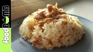 83 Turks Streetfood  Turkse Rijst Pilav met Kip  Foodbomb [upl. by Nayrda339]