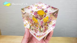 EASY DIY 🌼 Dried Flowers in Resin Decor 🌼  Resin Art [upl. by Fawn]