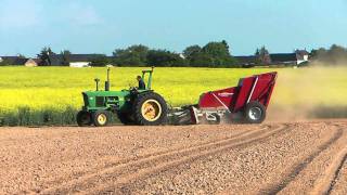 John Deere 4020 amp Kongskilde Stonebear ramassage des pierres  stone collector [upl. by Dirtsa994]