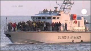 Lampedusa oltre mille immigrati in 12 ore [upl. by Efram]