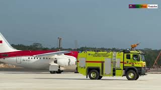 PESAWAT PRESIDEN MENDARAT DI BANDARA IKN [upl. by Keeton668]