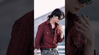 my new obsession is hyunjin with this Red Versace outfit🔥❤️‍🔥🫶🏽❤️🫠hyunjin on his way to Milan [upl. by Nesmat]