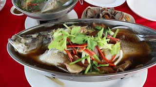 Steamed White Snapper in Soy Sauce  Thai Seafood in Hua Hin  Jan Tom Yam [upl. by Maxantia55]