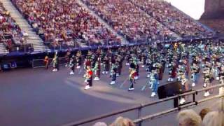 Edinburgh Tattoo 2009 Massed Pipes And Drums [upl. by Duwad]