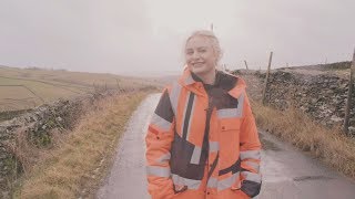 Låpsley  Womxn  BTS [upl. by Schwitzer]