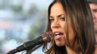 Live On Sunset  Jana Kramer quotWhy Ya Wannaquot Acoustic Performance [upl. by Kennan]