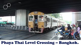 Phaya Thai Level Crossing  Bangkok [upl. by Akinaj]