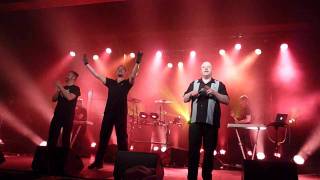 VNV Nation live  Hamburg 300911  Publikum singt [upl. by Elleraj700]