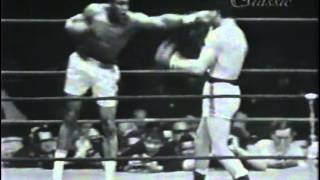 Muhammad Ali vs Karl Mildenberger good blackampwhite version 19660910 [upl. by Loggia]