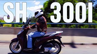 Scooter HONDA SH 300i  no Moto Premium TV [upl. by Dranreb845]