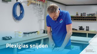 Plexiglas snijden zo doe je dat  Kunststofplatenshopnl [upl. by Erreit]