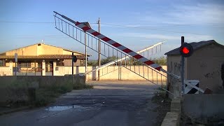 Spoorwegovergang Castelvetrano I  Railroad crossing  Passaggio a livello [upl. by Eibo]