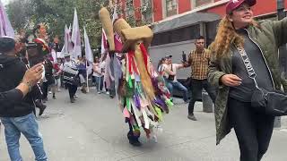 Danza folklorica Oaxaqueña hacen acto de presencia en la toma de posesión en el zócalo de la CDMX [upl. by Pietje569]