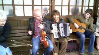 Lau live in a bus shelter Sidmouth Esplanade 310709 [upl. by Hilde]