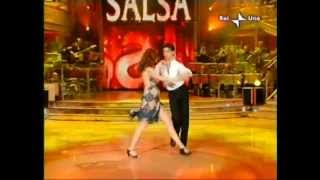 Ballando con le stelle Salsa Carol Alt  Raimondo Todaro [upl. by Idola]