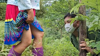 single mother  went to collect firewood and was helped by the grapefruit gardener Lý Thị Sía [upl. by Aicak923]