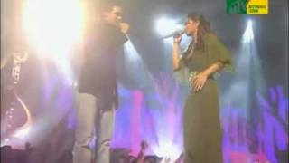 Siti Nurhaliza amp Gareth Gates  Say It Isnt So live at MTVAA2004 [upl. by Payton]