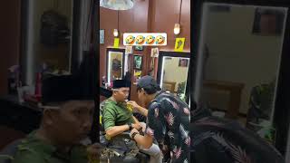 KETIKA MAMANG MADURA CUKUR KUMIS barbershop barber haircut hairstyle RIKMOKU komedi [upl. by Enomyar]