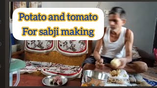 Potato tomato cutting for sabji making in home trending video Vipin Kumar Maurya Vlogs is live [upl. by Hardunn]