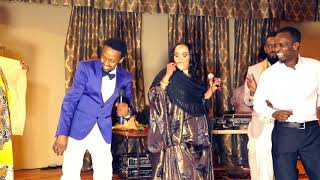 Awale Adan amp Amina Afrik  Taageero Makaa Helaa   New Somali Music Video 2018 Official Video [upl. by Madai]