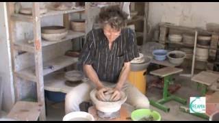 Formation de poterie  tournage dune coupe sur rondo [upl. by Mart]