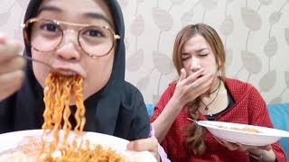 mau pingsan garagara samyang challenge   Marisha Chacha [upl. by Cornall335]