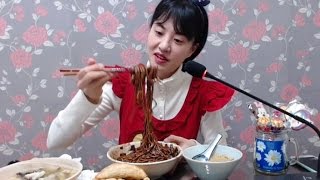 간짜장  짬뽕  탕수육  호빵 후식  Jajangmyeon  Jjambbong  Sweet and Sour Pork  Hoppang 신짱아못말려 [upl. by Hafeetal910]