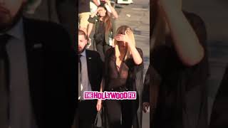 Khloe Kardashian Appears SelfConscious amp Covers Her Face From Paparazzi At Jimmy Kimmel Live [upl. by Domonic]