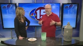 Wonders of Physics Liquid Nitrogen Graham Crackers 11716 [upl. by Oates44]