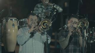 Calibre 50  Los Diablos Fuera En Vivo [upl. by Binnie867]