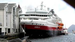 2011 09 15 MS Nordlys brinner NorgeNorway Fire on the norwegian ship in Alesund [upl. by Gerrilee]