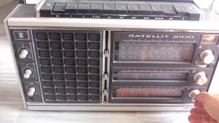 Radio multibandas Grundig satellit 2100 [upl. by Niamrahc]