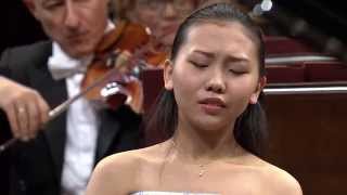 Aimi Kobayashi – Piano Concerto in E minor Op 11 final stage of the Chopin Competition 2015 [upl. by Lyj309]