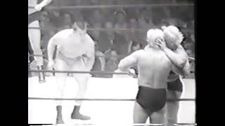 Verne Gagne amp Edouard Carpentier vs Stan Lisowski amp Reggie Lisowski NWA Chicago 04261957 [upl. by Anirtik8]