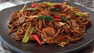 Easy Mee Goreng Recipe Malaysian Street Food  Stir Fried Noodles Malaysian Style [upl. by Ahsinnor903]