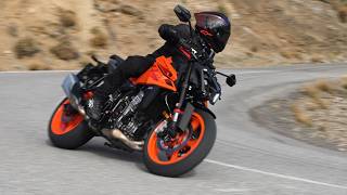 2024 KTM 990 Duke Review  Call It The quotSuper Duke Litequot [upl. by Ansley]