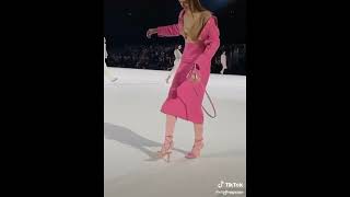 Birgit Kos TRIPS and loses her shoes during Jacquemus FallWinter 2020 ReadytoWear Fashion Show [upl. by Dralliw]