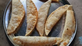 ময়দা সুস্বাদু লোভনীয় পুরি। moyda puri [upl. by Arotahs46]