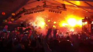 Girl Talk  Hangout 2011  balloon drop [upl. by Halfdan]